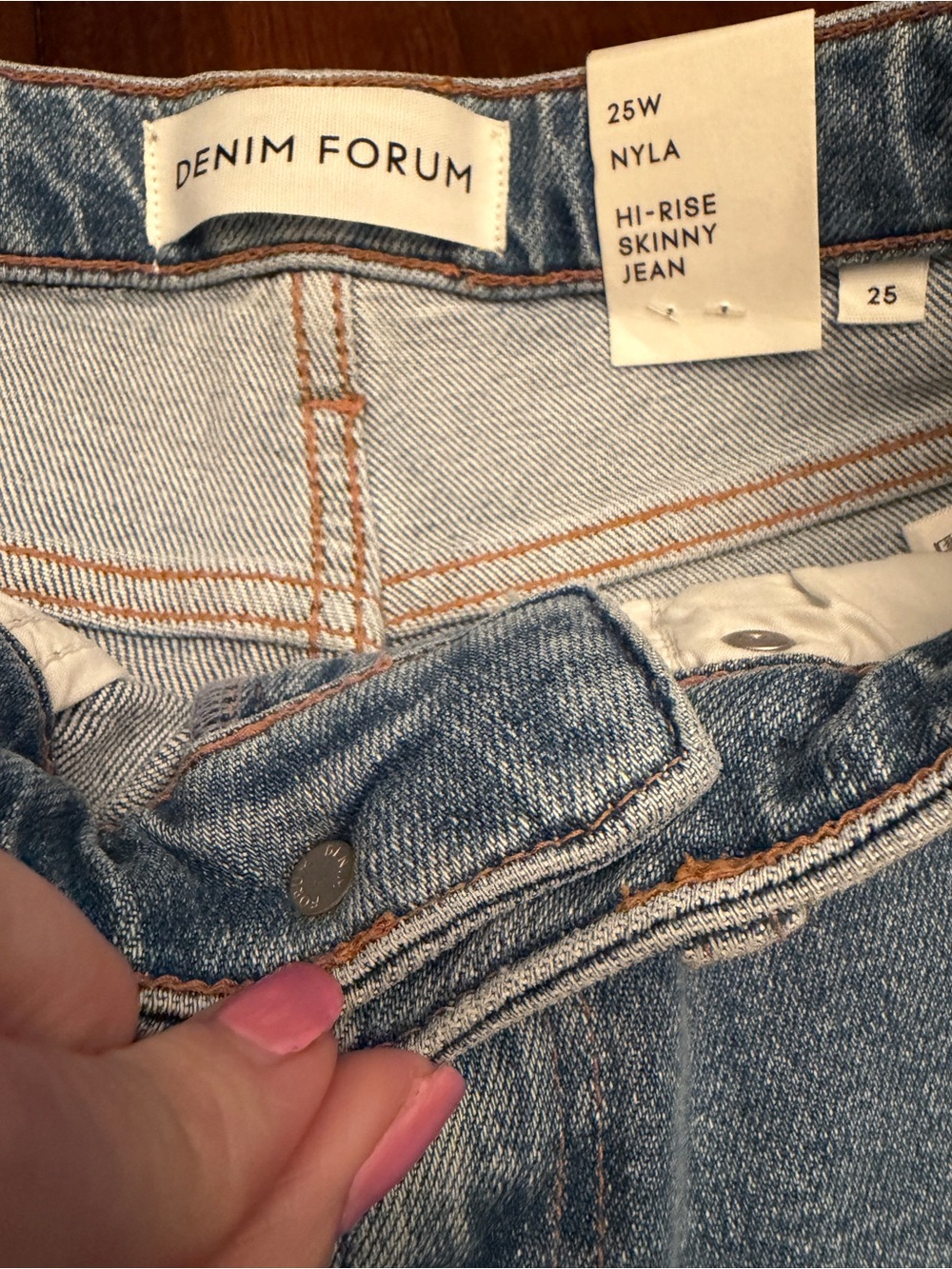 Aritzia Light Blue Straight-Leg Jeans - Picture 4 of 7